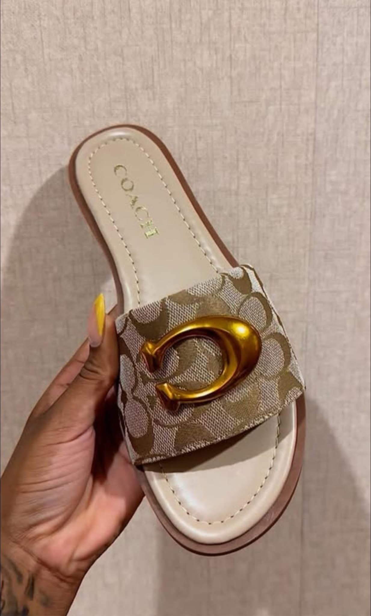 Sandals Coach (Pre-Order)